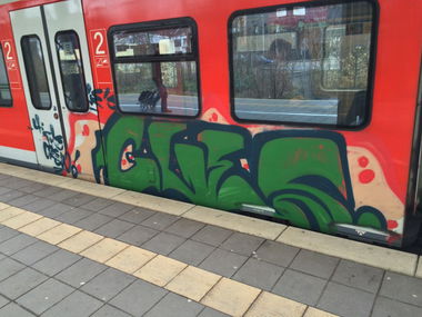 Graffiti Train in Hannover - Photo by pewpew (2015)