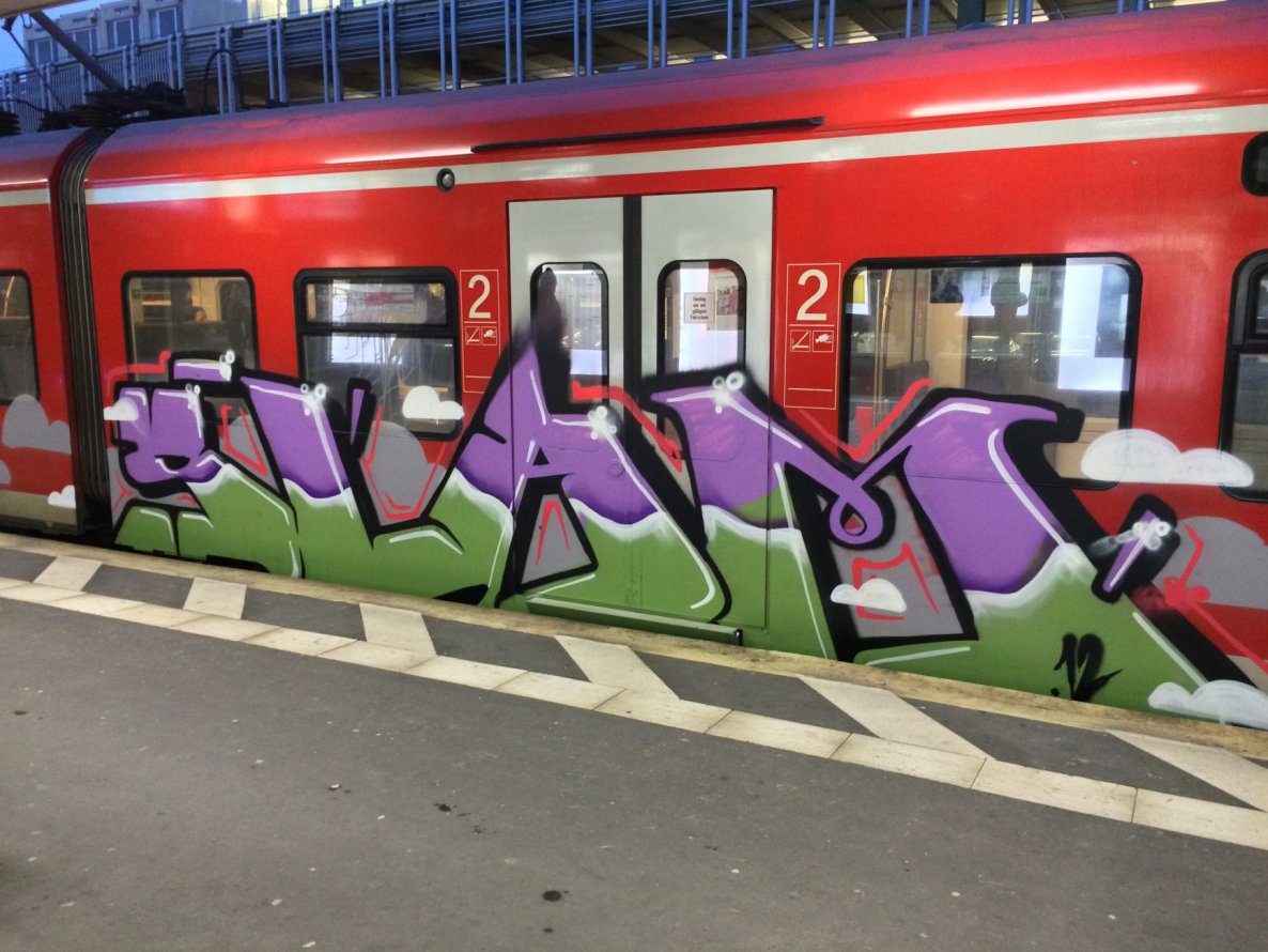 Graffiti Train in Hannover - Photo by pewpew - slam, rip (2014)