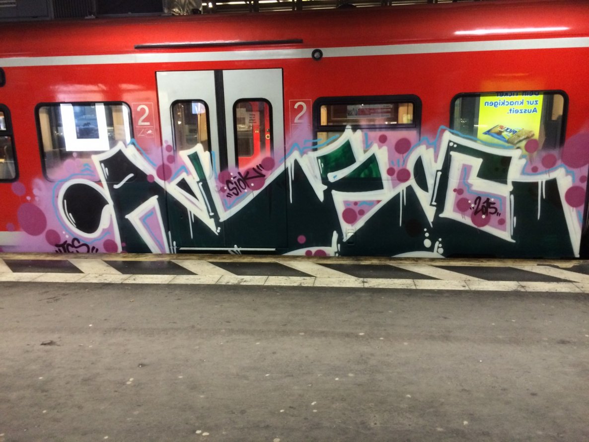 Graffiti Train in Hannover - Photo by pewpew - Alec, Siok, Hannover (2015)