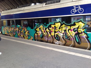Graffiti Train in Leipzig - Photo by pewpew - jugoe, vzas, btrug (2016)