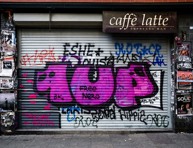 Graffiti Bombing - Photo by pilotpirx - 1up, oneup, 1 (2018)