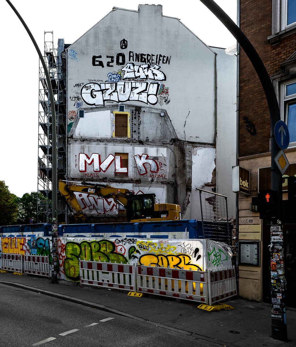 Graffiti Bombing - Photo by pilotpirx - hamburg, germany, urban