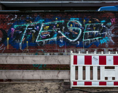 Graffiti Bombing - Photo by pilotpirx - tese, hamburg, germany