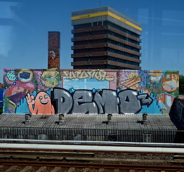 Graffiti Bombing - Photo by pilotpirx - demo, hamburg, germany