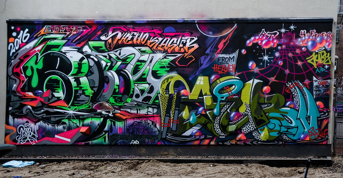 Graffiti Wall - Photo by pilotpirx - bobby, analog, hamburg