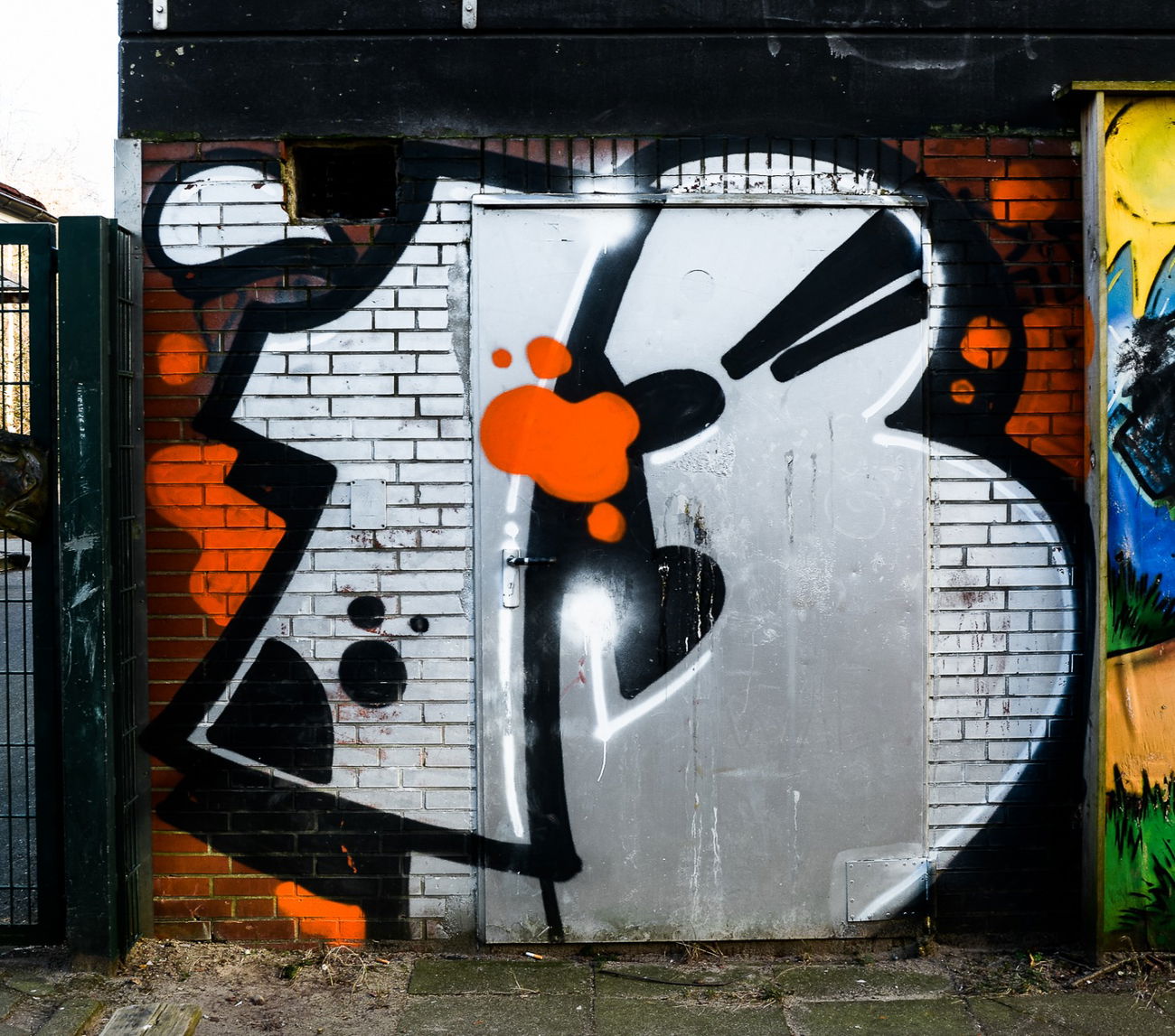 Graffiti Bombing - Photo by pilotpirx - hamburg, germany, urban