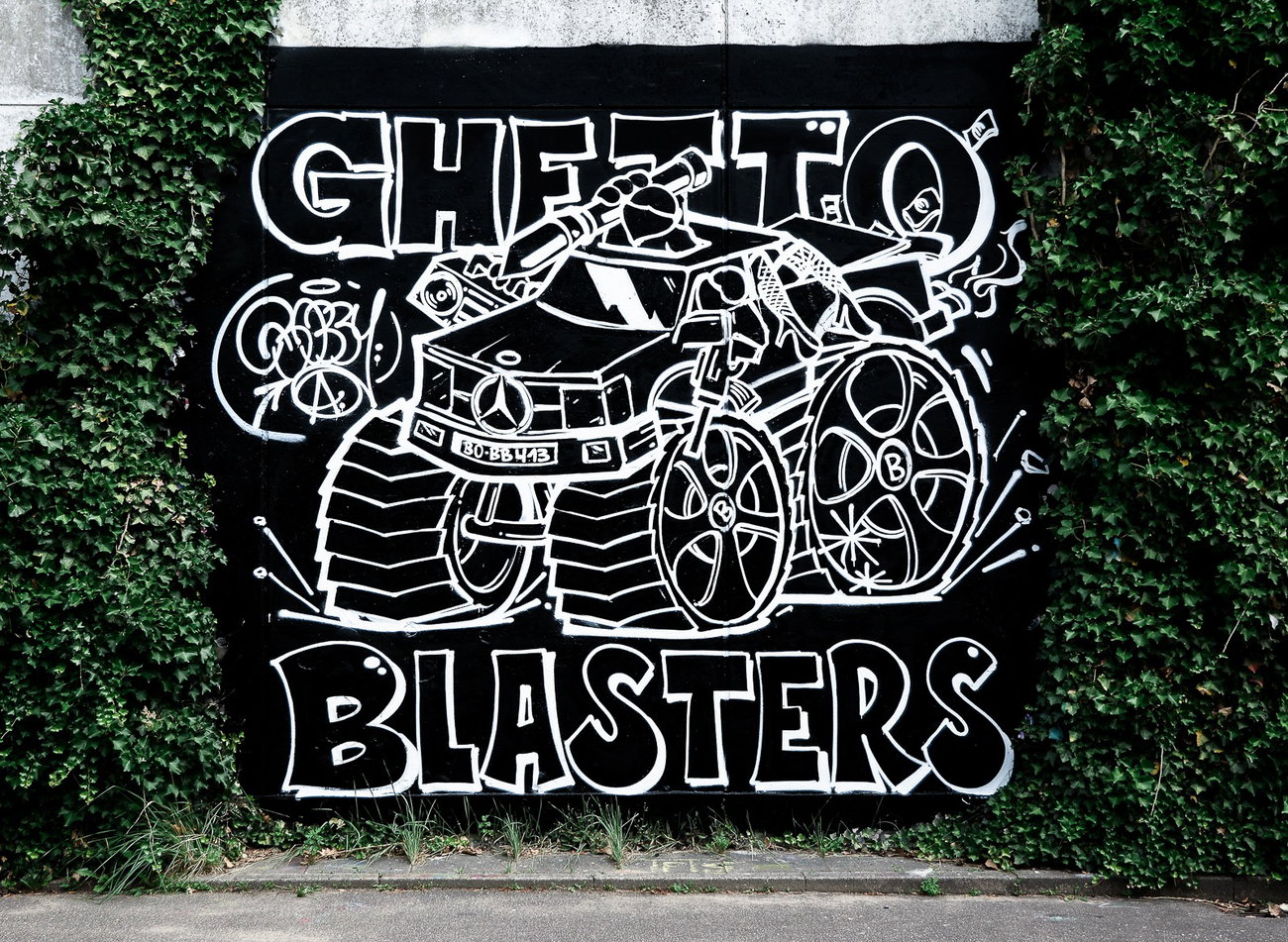 Graffiti Wall - Photo by pilotpirx - ghettoblaster, bobbyanalog, hamburg (2018)