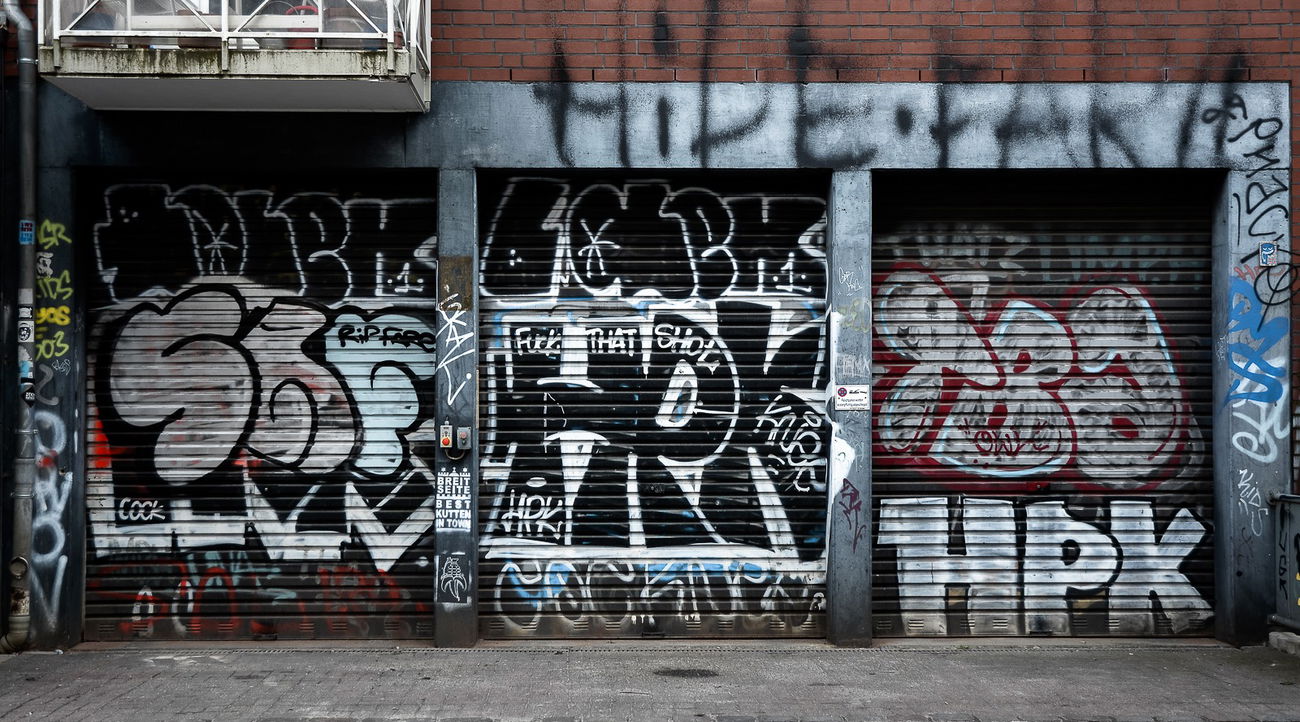 Graffiti Bombing - Photo by pilotpirx - hamburg, germany, urban