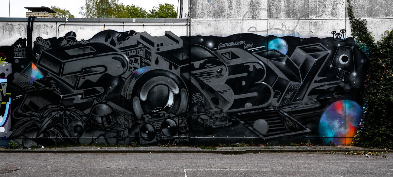 Graffiti Wall - Photo by pilotpirx - bobby, bobbyanalog, hamburg (2017)