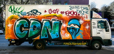 Graffiti Bombing - Photo by pilotpirx - hamburg, germany, urban