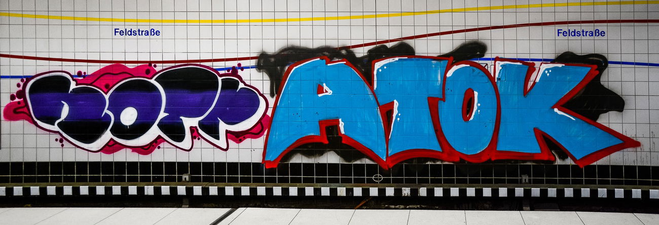 Graffiti Bombing - Photo by pilotpirx - ubahn, station, bahnhof