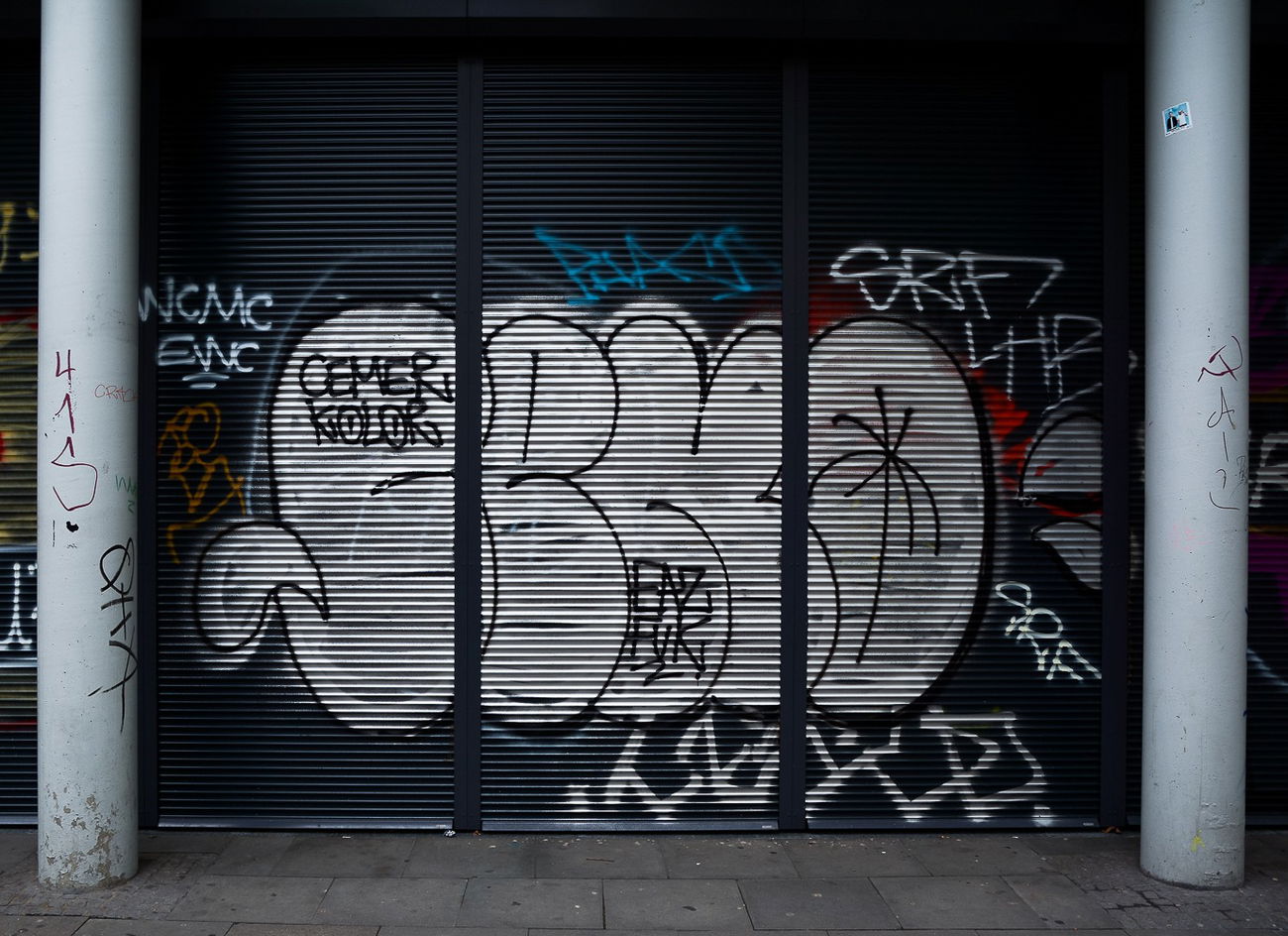 Graffiti Bombing - Photo by pilotpirx - hamburg, germany, urban