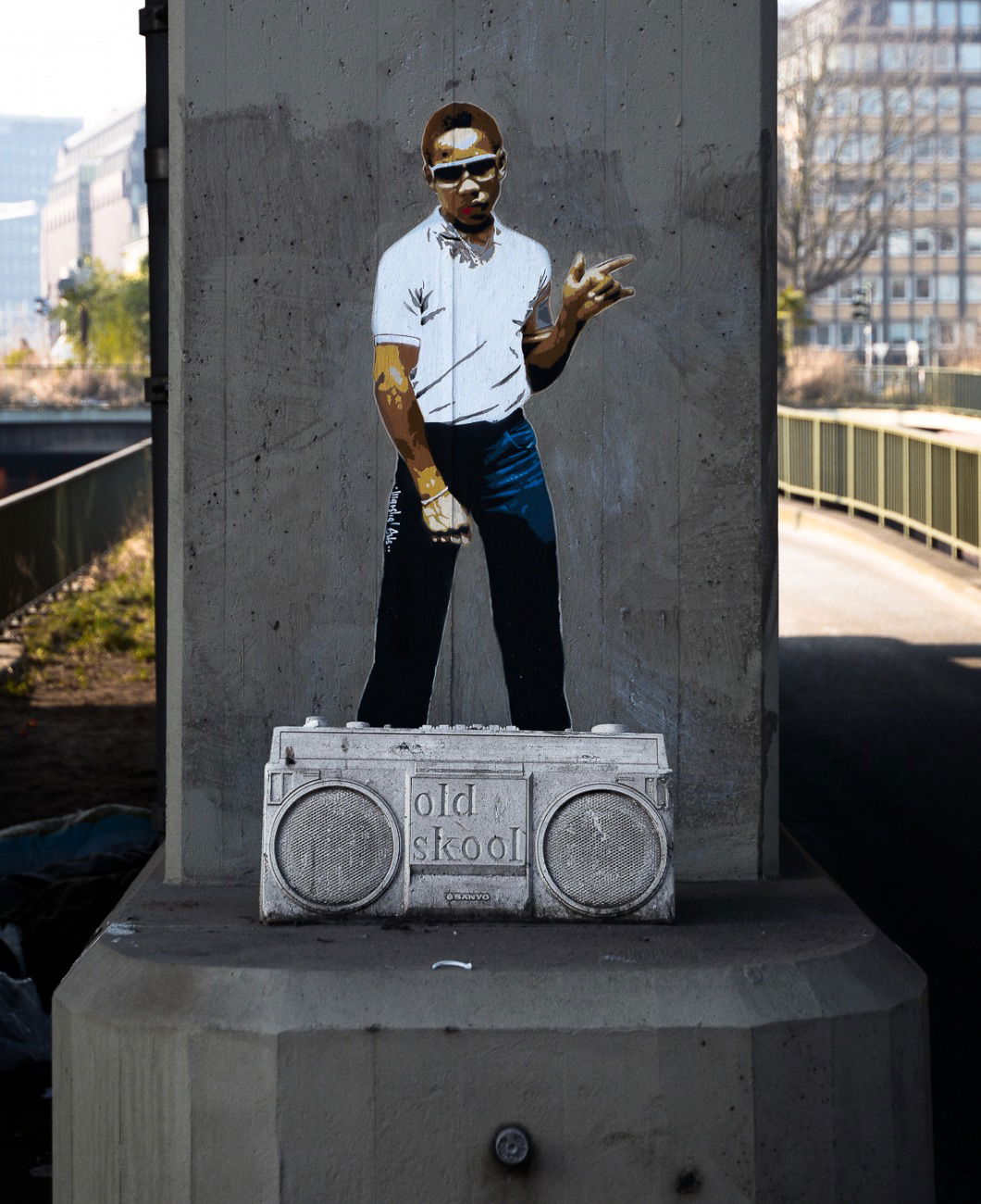 Graffiti Street Art - Photo by pilotpirx - ghettoblaster, installation, will_coles