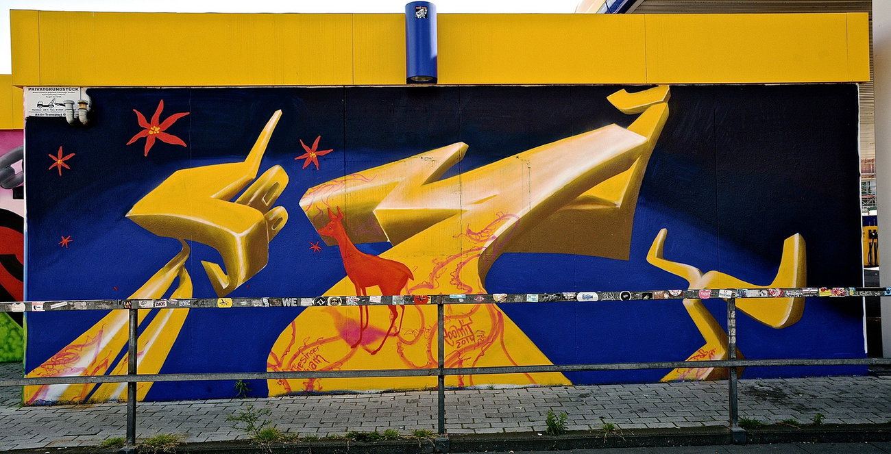 Graffiti Wall - Photo by pilotpirx - loomit, hamburg, germany