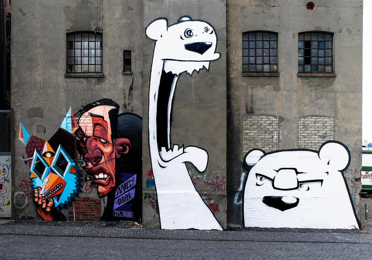 Graffiti Wall - Photo by pilotpirx - tpl, lowbros, qbrk