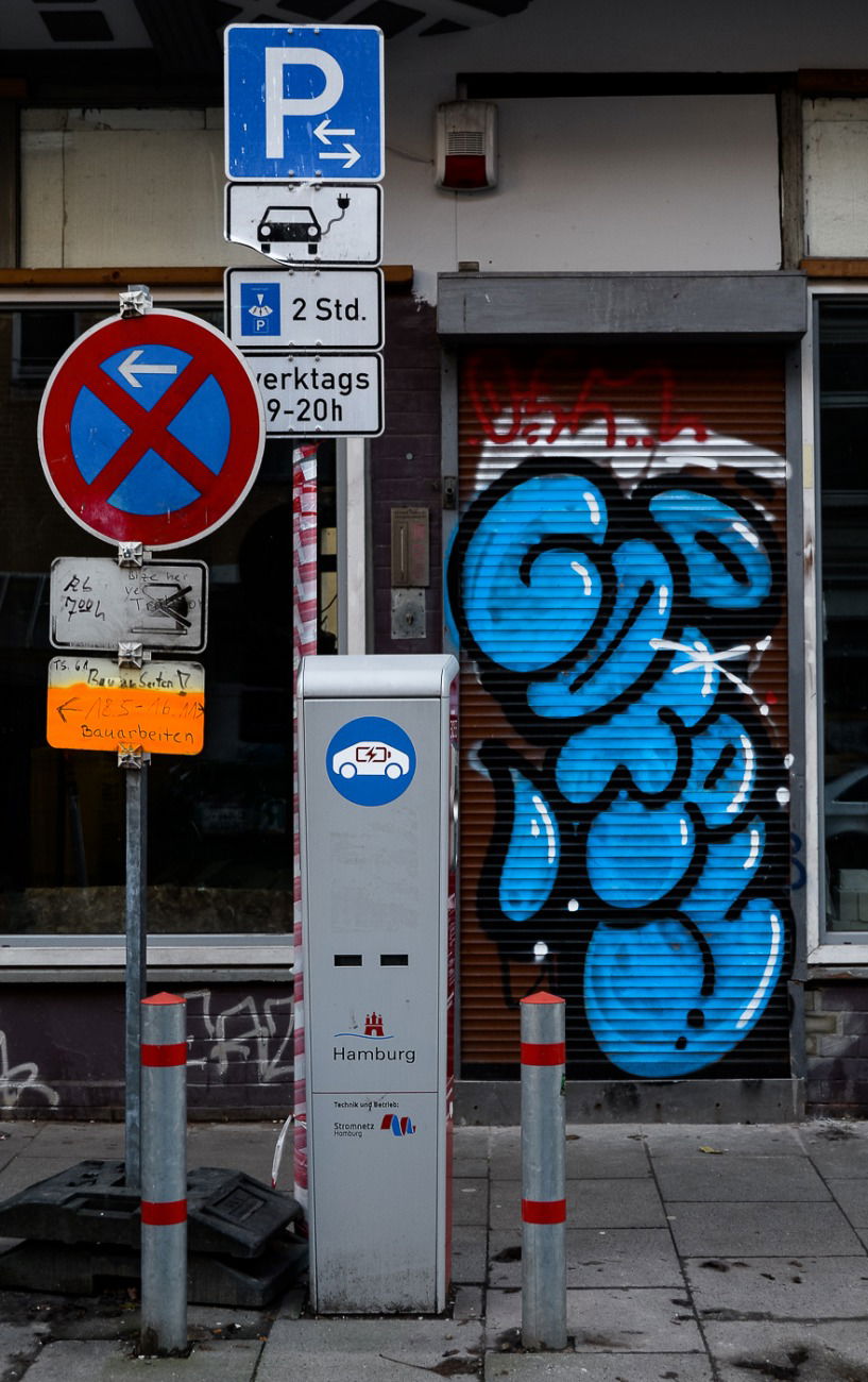 Graffiti Bombing - Photo by pilotpirx - hamburg, germany, urban