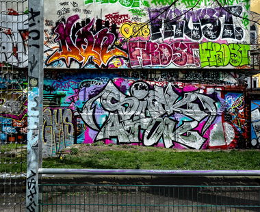 Graffiti Bombing - Photo by pilotpirx - frost, don, 187