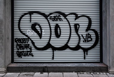 Graffiti Bombing - Photo by pilotpirx - don, vb, hamburg
