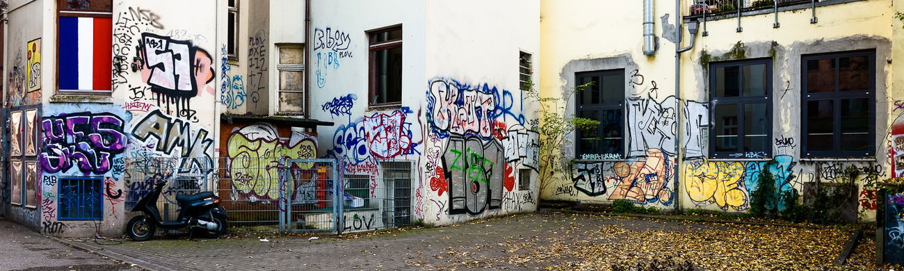 Graffiti Bombing - Photo by pilotpirx - hamburg, germany, urban