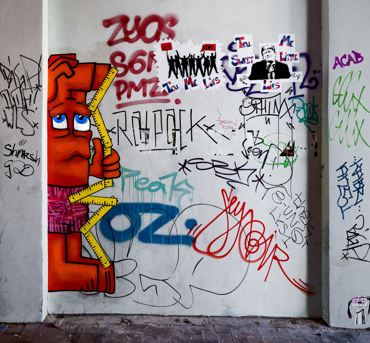 Graffiti Street Art - Photo by pilotpirx - hamburg, germany, urban