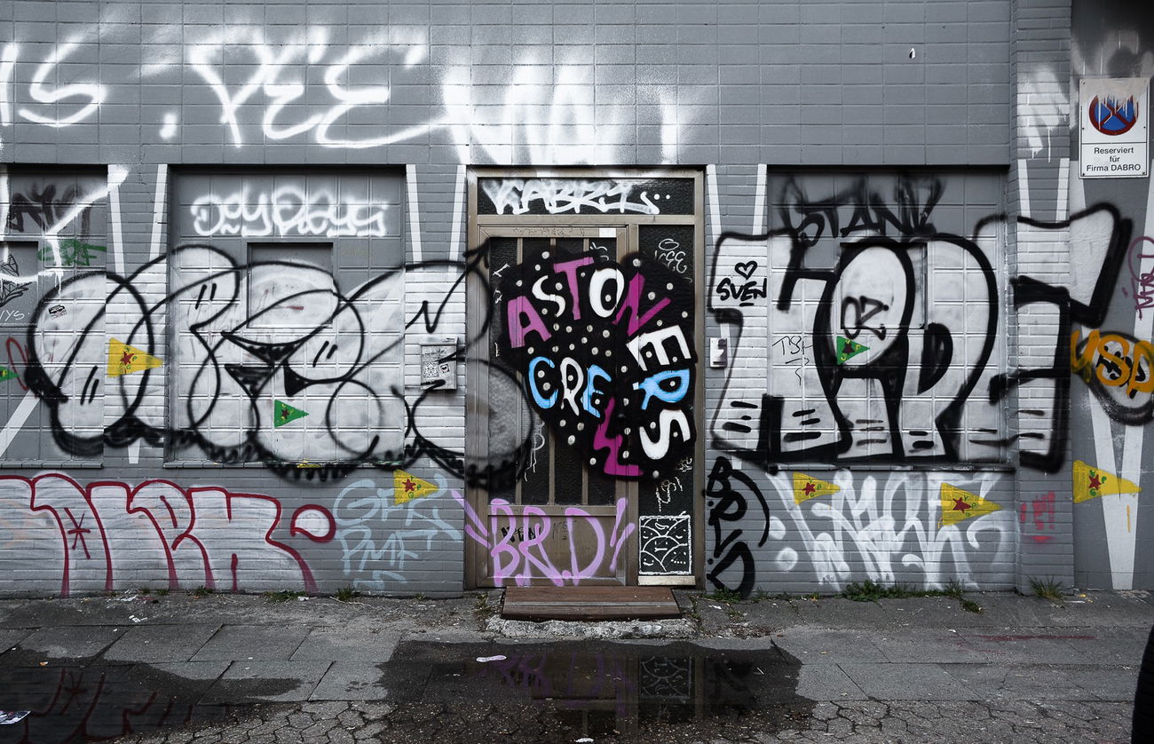 Graffiti Bombing - Photo by pilotpirx - hamburg, germany, urban