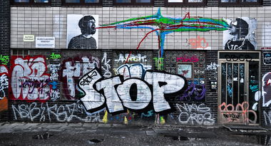 Graffiti Bombing - Photo by pilotpirx - stop, bhc, hamburg