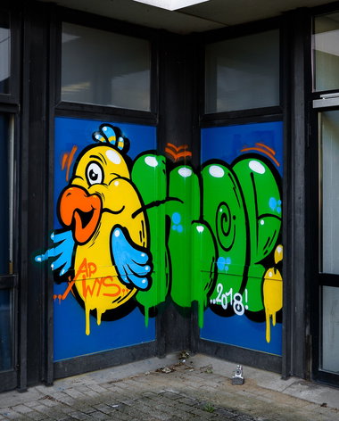 Graffiti Wall - Photo by pilotpirx - shop, hamburg, germany