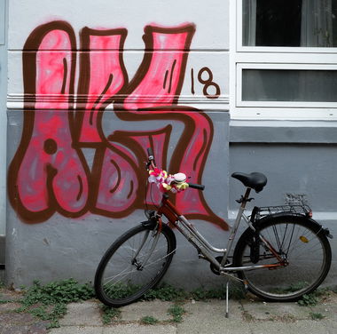 Graffiti Bombing - Photo by pilotpirx - hamburg, germany, urban