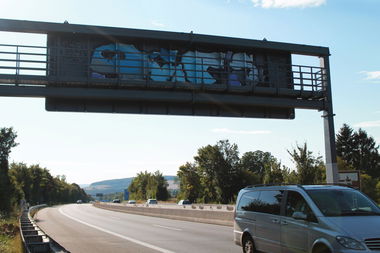 Graffiti Bombing - Photo by pimmelpirat - topc, vtg, ozf