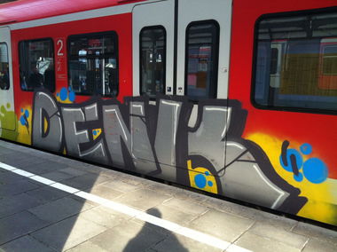 Graffiti Train - Photo by pimmelpirat - denk