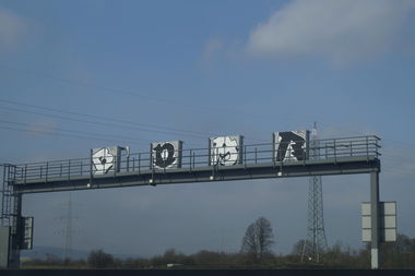 Graffiti Bombing - Photo by pimmelpirat