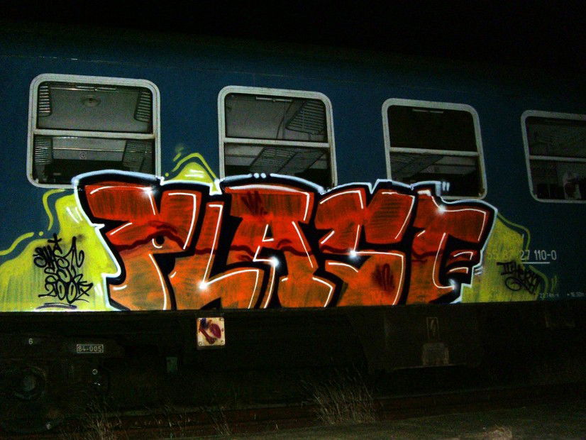 Graffiti Train in Budapest - Photo by plasticdopesme - train, budapest, color (2007)