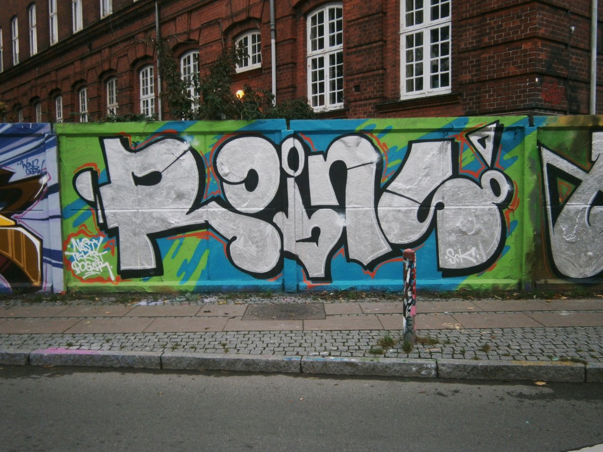 Graffiti Wall in Copenhagen - Photo by plasticdopesme - R, sck, plast (2013)