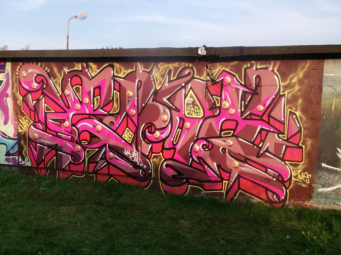 Graffiti Wall - Photo by plikone - plik (2014)