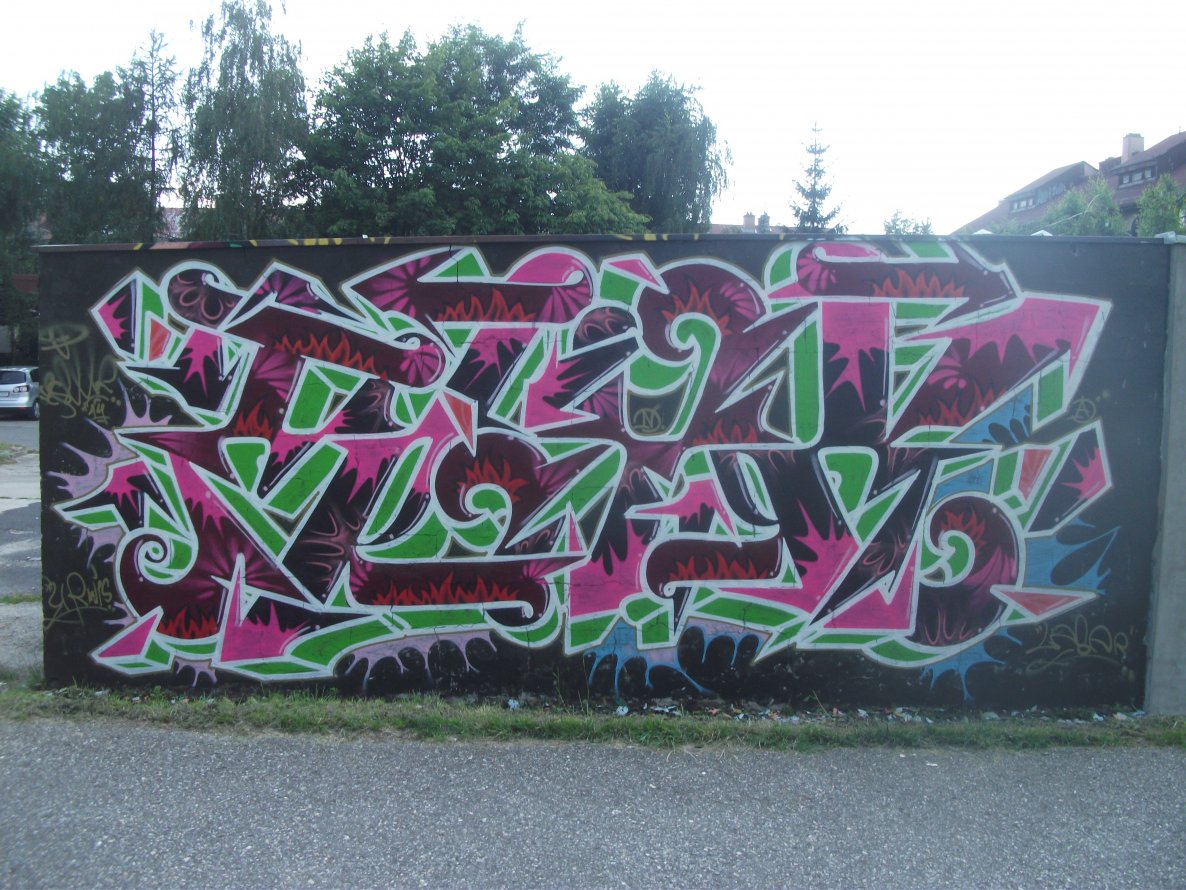 Graffiti Wall - Photo by plikone - plik (2014)