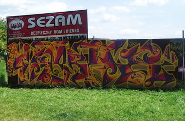 Graffiti Wall - Photo by plikone - plik (2014)