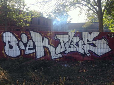 Graffiti Bombing - Photo by plusone