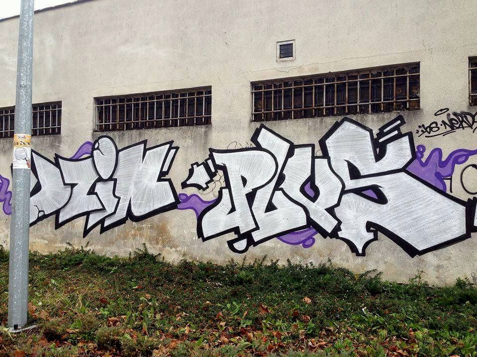 Graffiti Bombing - Photo by plusone