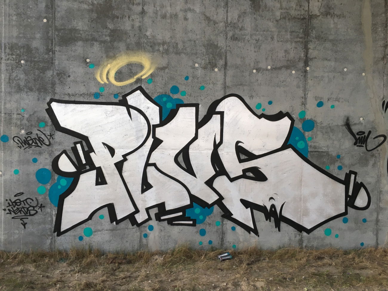 Graffiti Wall - Photo by plusone