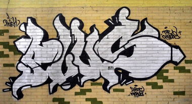 Graffiti Bombing - Photo by plusone