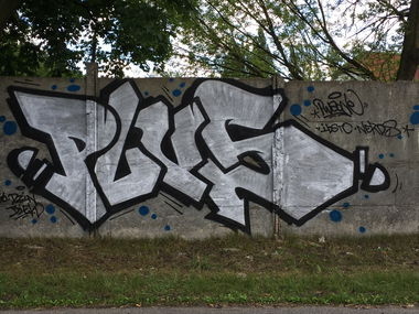 Graffiti Wall - Photo by plusone