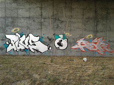 Graffiti Wall - Photo by plusone