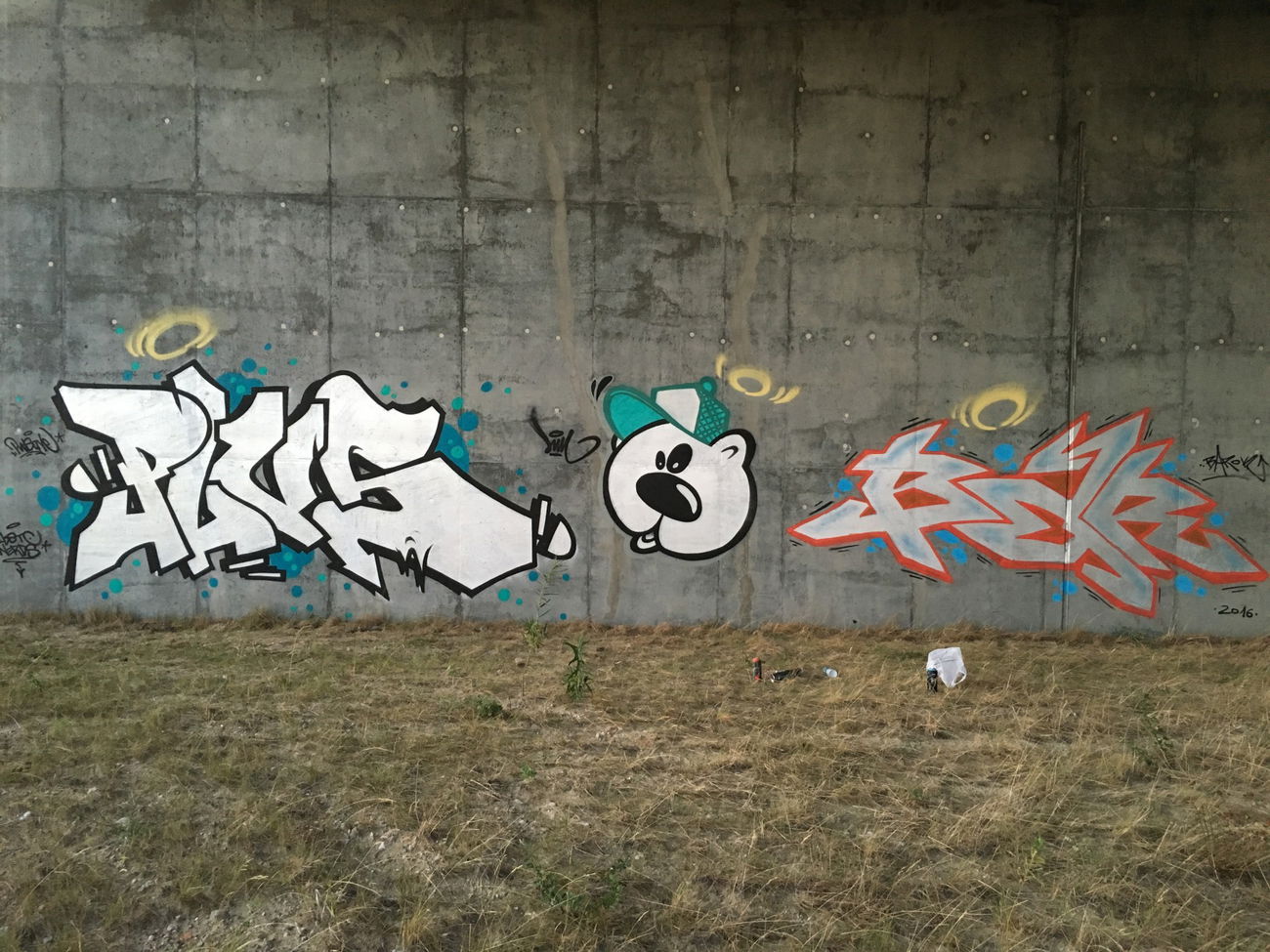 Graffiti Wall - Photo by plusone