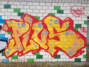 Graffiti Bombing - Photo by plusone