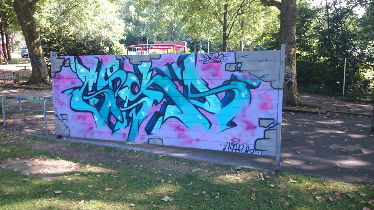 Graffiti Wall - Photo by pohsmarskabs