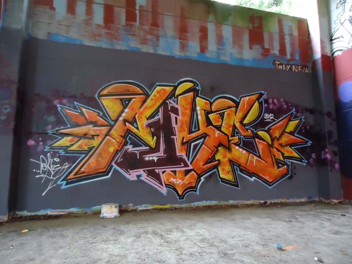 Graffiti Wall in Oldenburg - Photo by pokeoner - poke (2012)