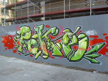 Graffiti Wall - Photo by pokeoner - poke (2011)