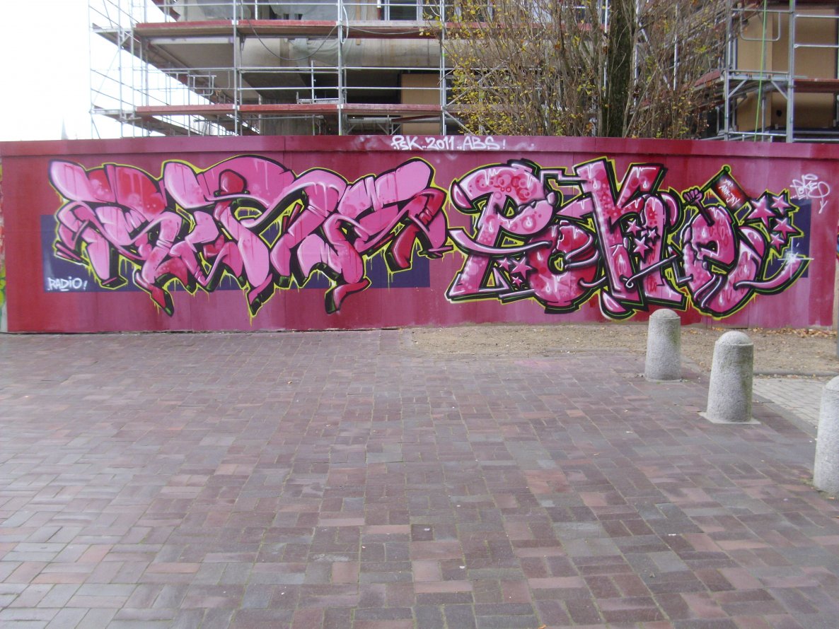 Graffiti Wall in Oldenburg - Photo by pokeoner - sure, poke (2011)