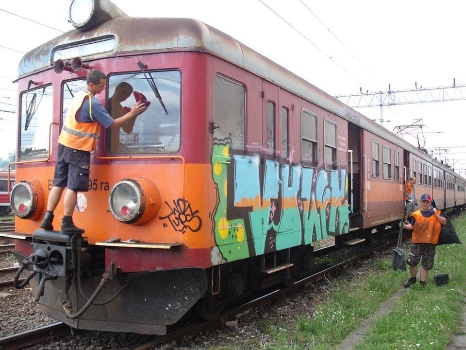 Graffiti Train - Photo by polandtrains