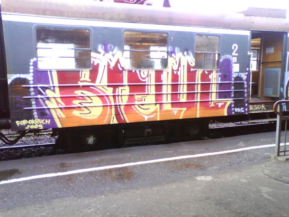 Graffiti Train - Photo by polandtrains